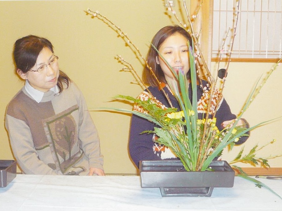 岡田まどか　池坊いけばな教室