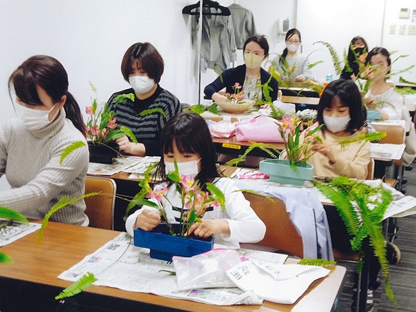 海老名池坊いけばな教室（ビギナークラス）