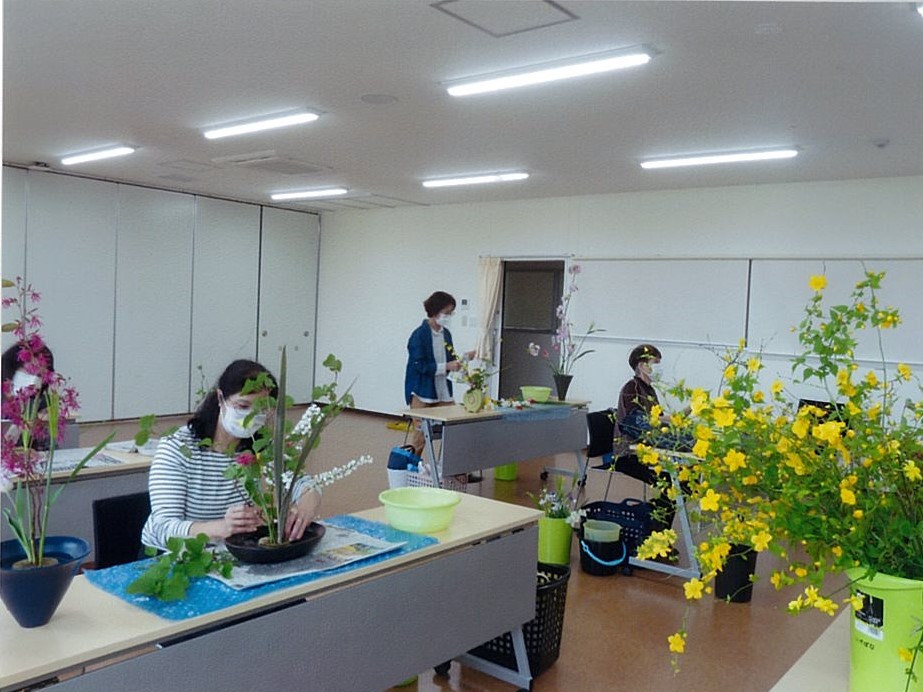 加藤弘美　生協定期講座いけばな教室