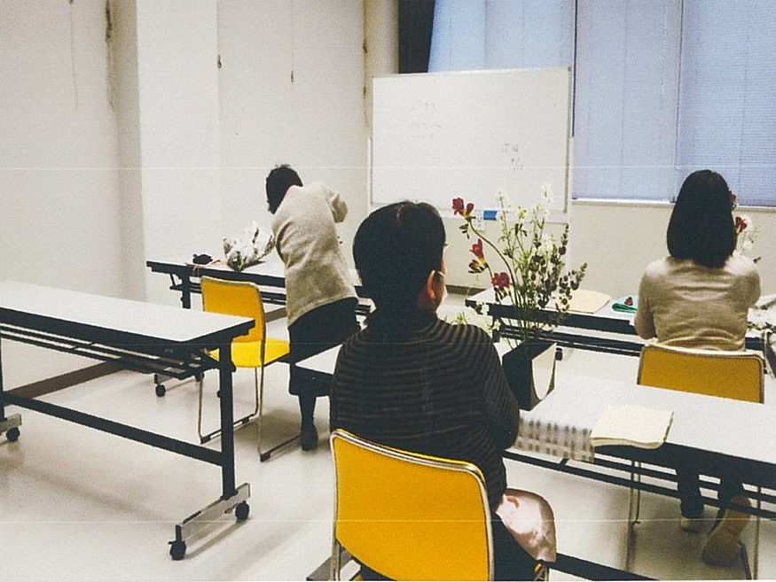 西コミュニティセンター　池坊いけばな教室