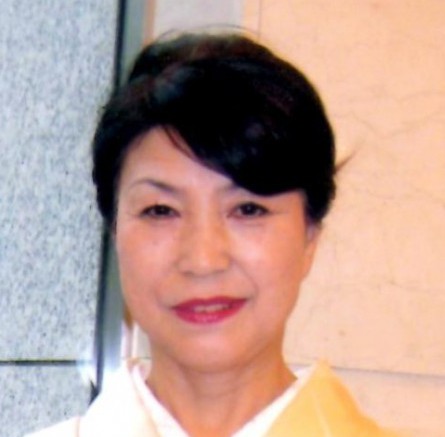 富田 君江