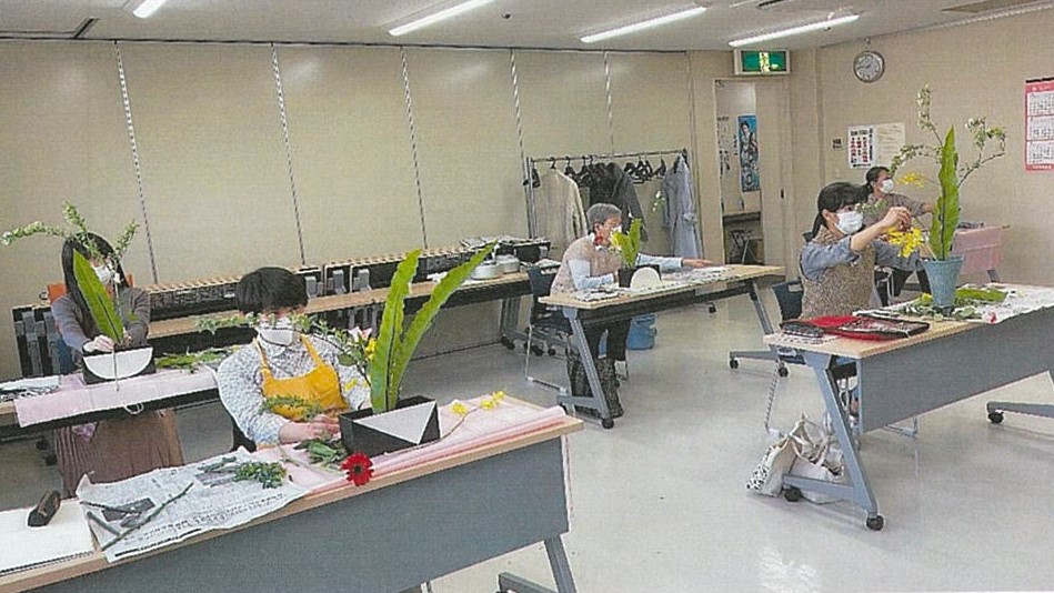 長野県カルチャーセンター　MIDORI教室　池坊いけばな