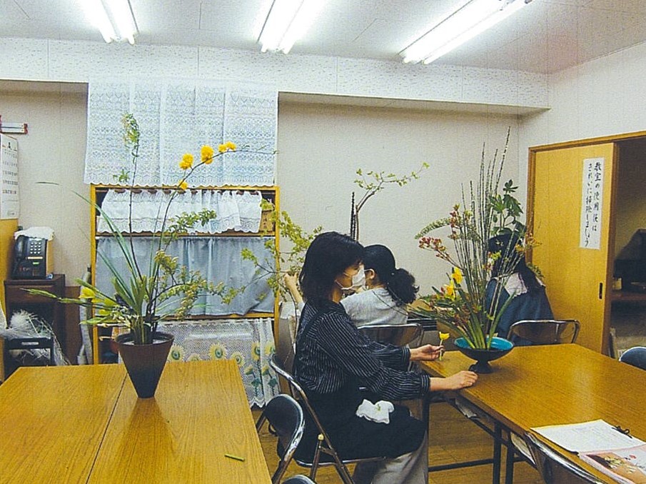 各諸流いけばな教室　金曜日（五十嵐恵子教室）