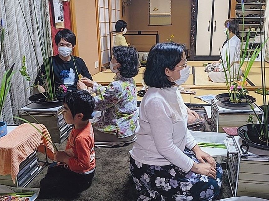 岡田豊子　池坊裏千家茶華道教室