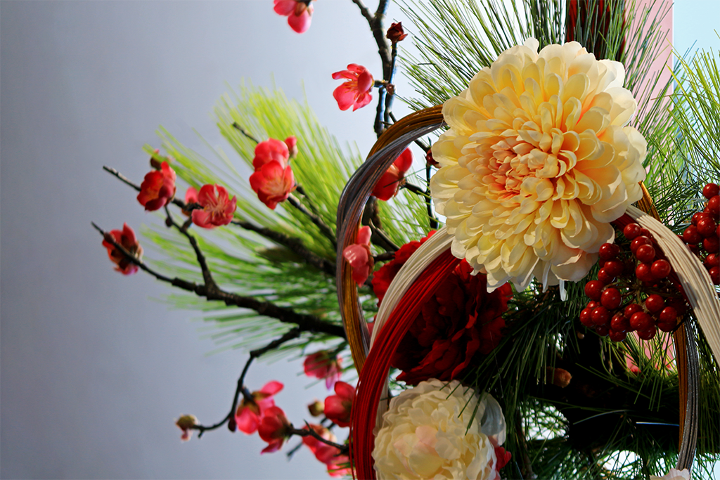 お正月の生け花の楽しみ方 新年を迎えるにふさわしいお花の飾り方は 池坊公式 全国のいけばな教室検索サイト