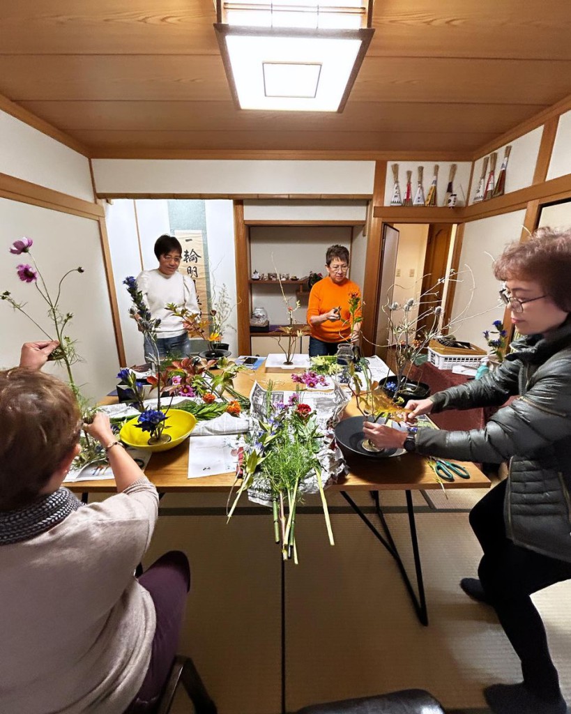 Blossoming Ikebana: A Cultural Experience in Kyoto/いけばな芸術の魅力：京都の文化体験