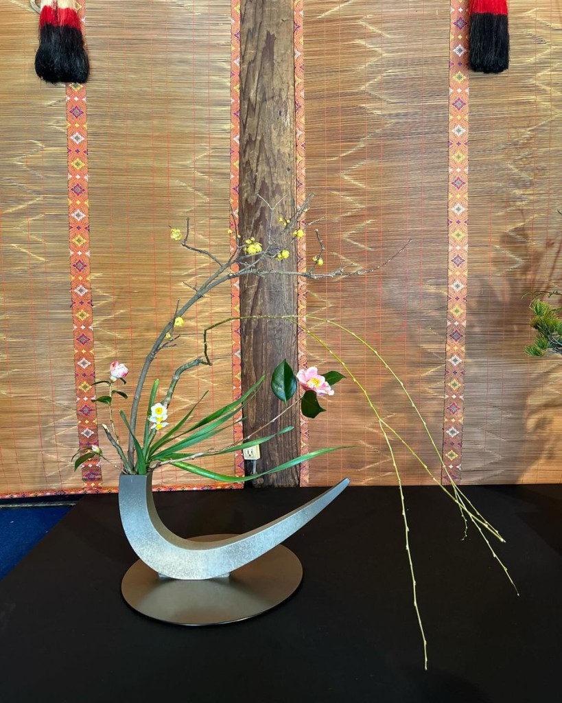 冬の雅 – 池坊京都支部花展での献華と御練