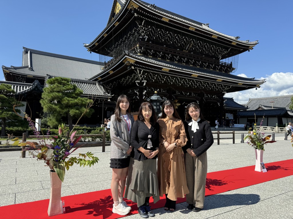 東本願寺の花展に参加