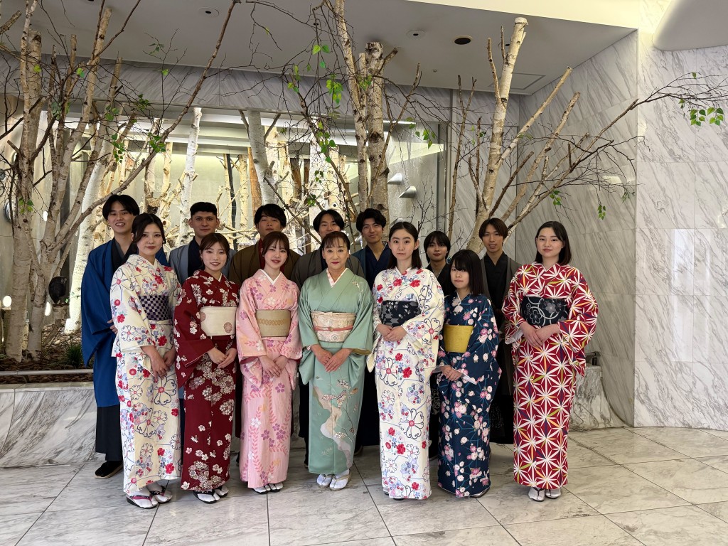 同志社大学新関ゼミ着物でいけばな