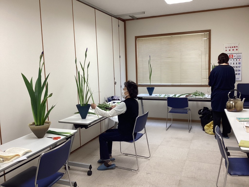 池坊いけばな教室　（明石むつみ会館)