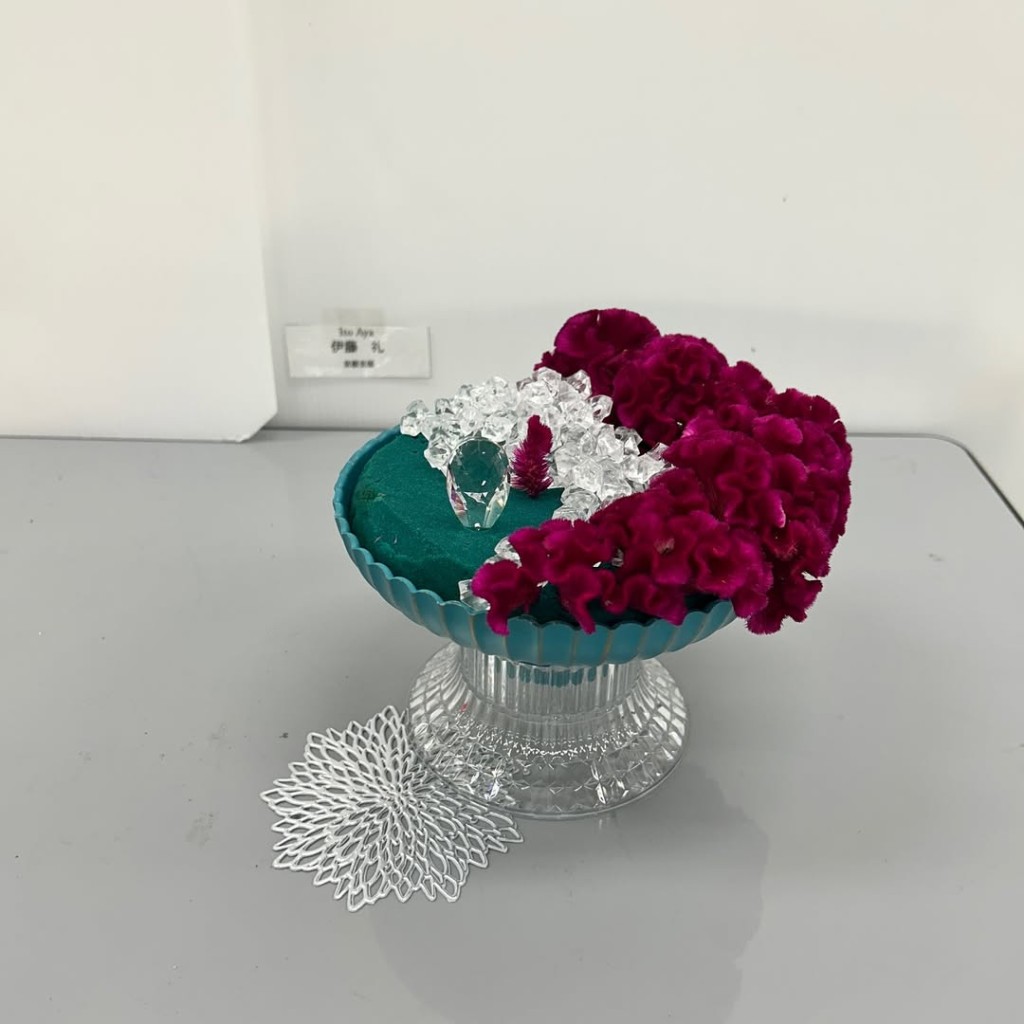 池坊自由花｜かき氷を思わせるガラス花器の表現【佐々木自由花研究室】